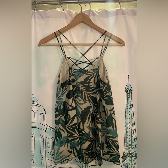 Cool, Strappy Japna Tank Top - Picture 3 of 9